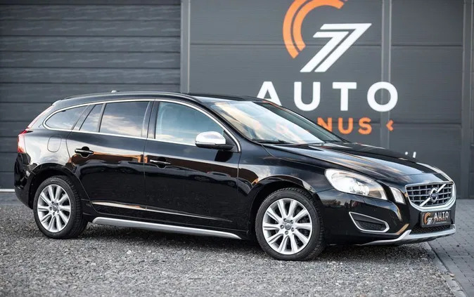 volvo v60 mazowieckie Volvo V60 cena 45900 przebieg: 204000, rok produkcji 2013 z Czarne